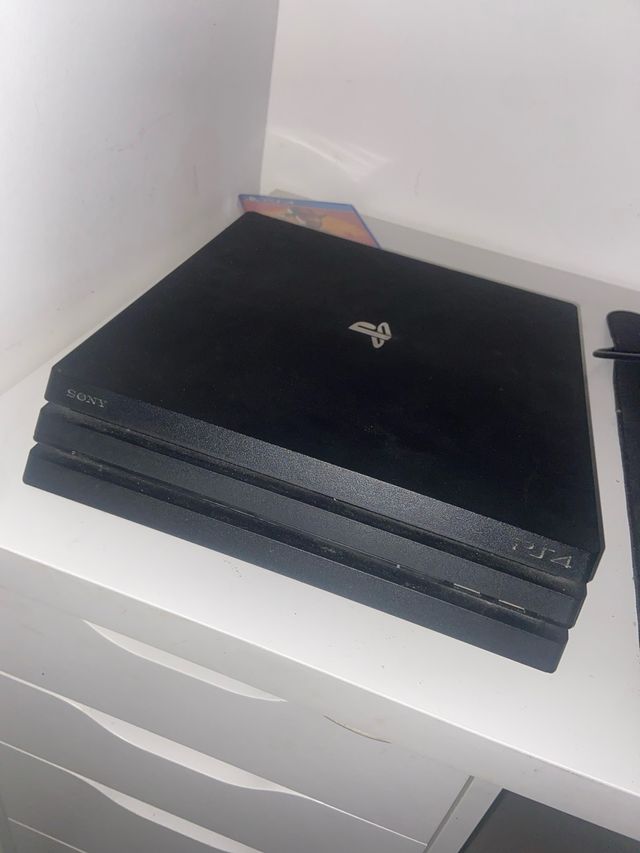 Play 4 Pro + Red Dead Redemption 2