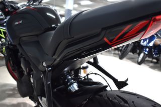 TRIUMPH TRIDENT 660 TRIPLE TRIBUTE