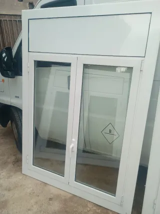 Ventana aluminio practicable batiente