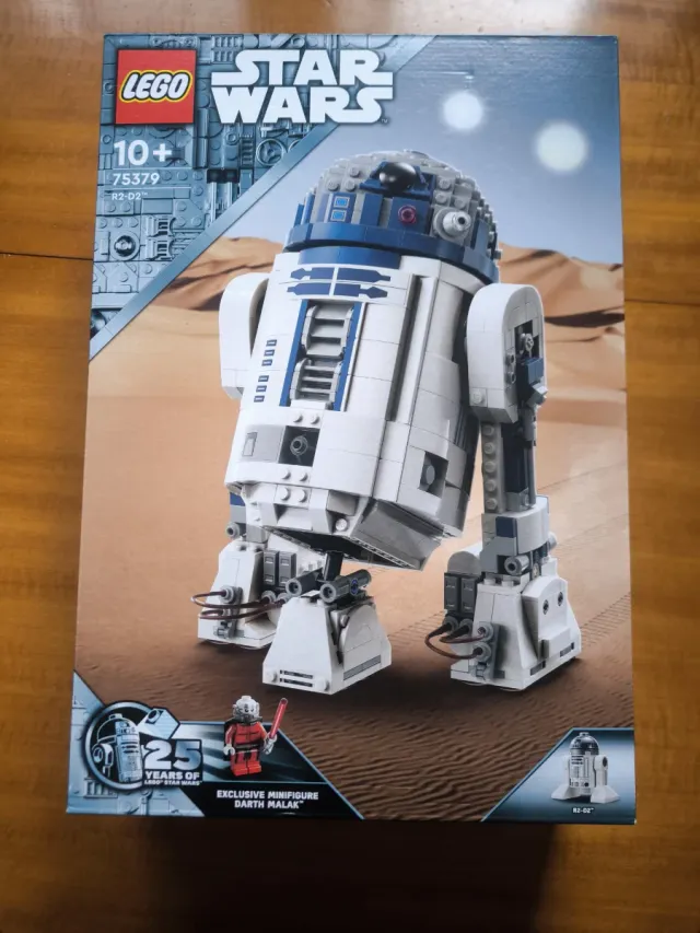 LEGO Star Wars R2-D2 75379