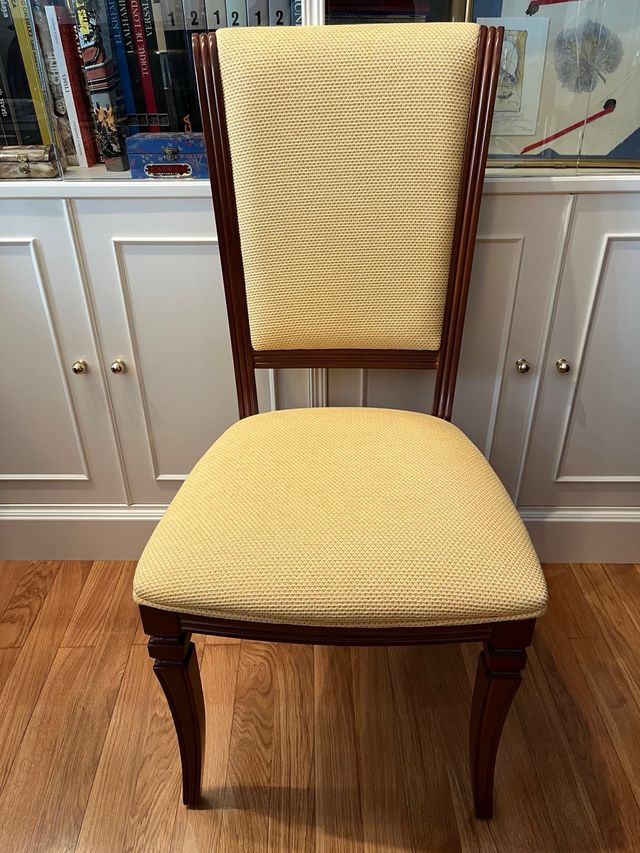 Silla de comedor madera y tela amarilla