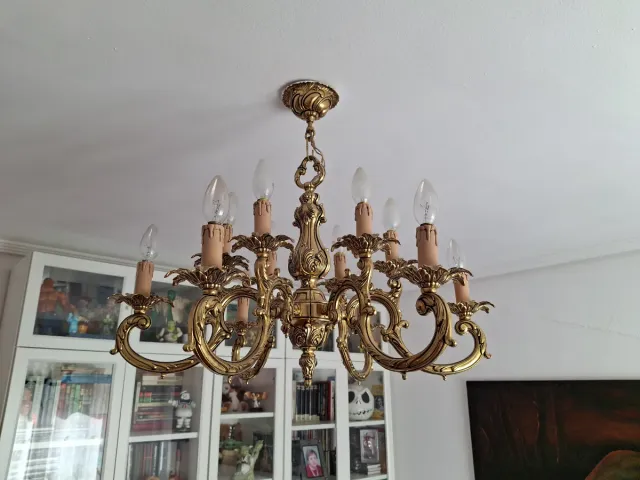 Lámpara clásica 12 luces dorada