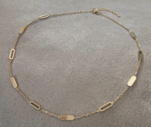 Collar elegante acero dorado