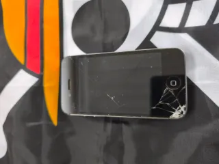 iPhone 4 Preto com Tela Rachada