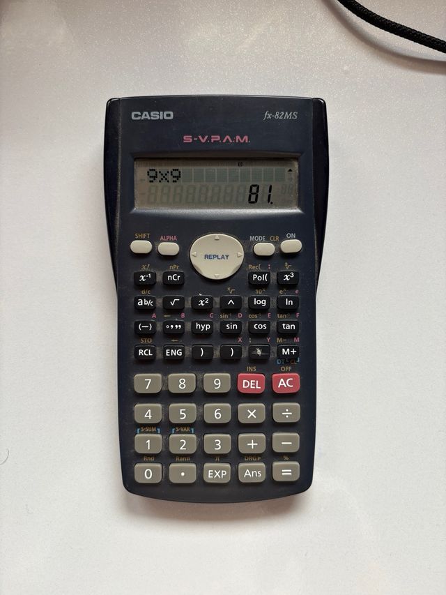 Calculadora Casio fx-82MS
