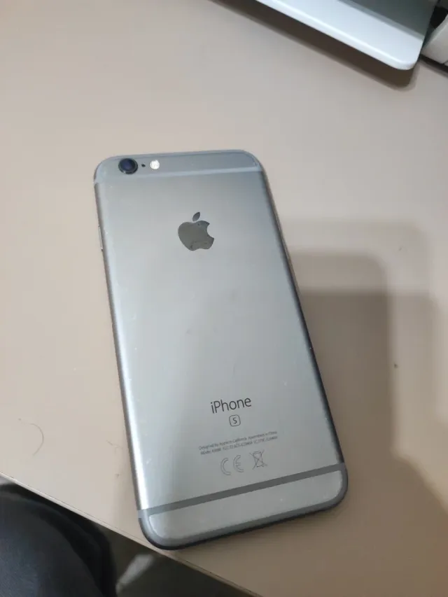 iPhone 6s 32GB Gris Espacial