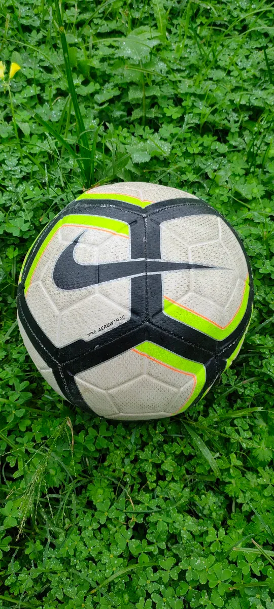 Balón de Fútbol Nike Strike Team Aerowtrac