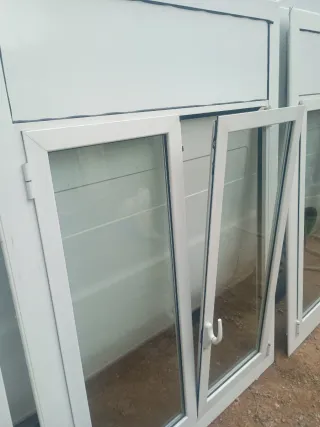 Ventana aluminio practicable batiente