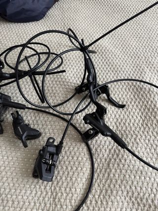 2 conjuntos de Frenos Shimano Deore MTB