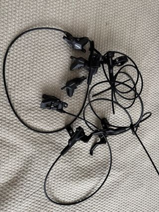 2 conjuntos de Frenos Shimano Deore MTB