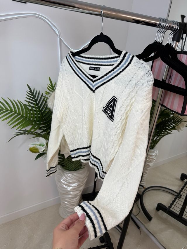 Jersey SHEIN blanco con letras A