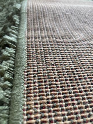 Alfombra verde mullida