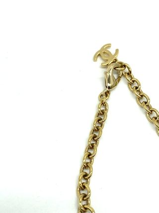 Collar Chanel largo dorado