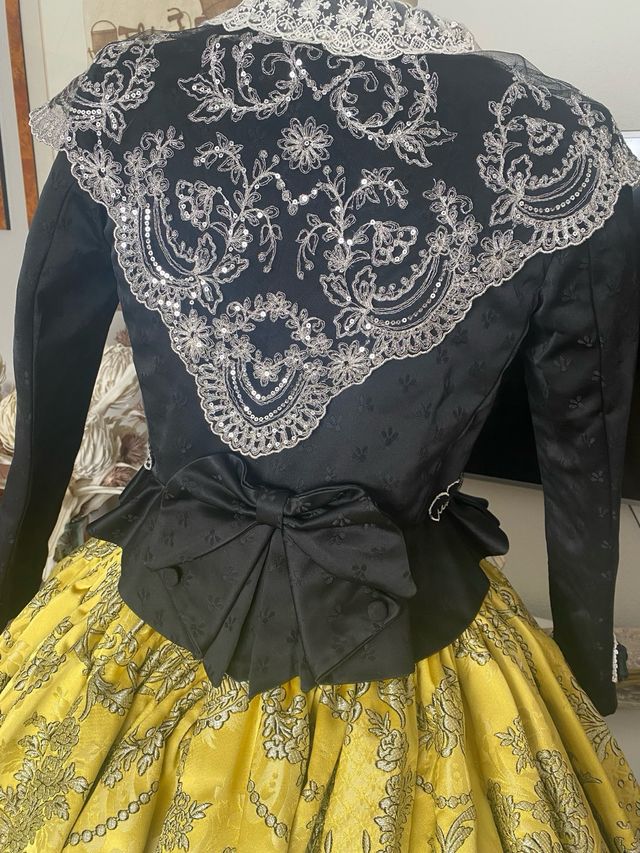 Traje de Fallera Amarillo Completo