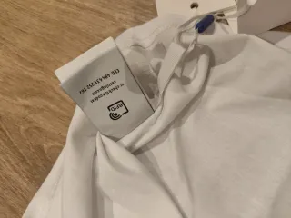 Camiseta Off-White XL Estampado Dragón y Demonio