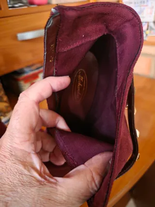 Botines de tacón con tachuelas