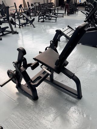 EXTENSION DE CUADRICEPS / MAQUINA DE PALANCA