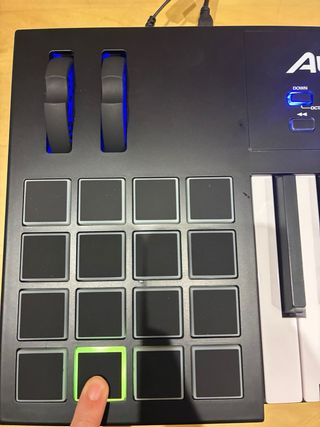 Teclado MIDI Alesis VI49