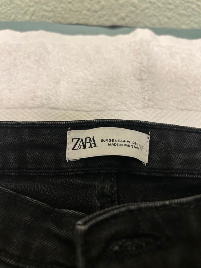Pantalón Zara pata elefante negro