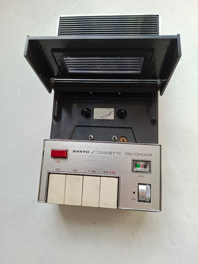 Grabadora Sanyo Cassette Micrófono Vintage