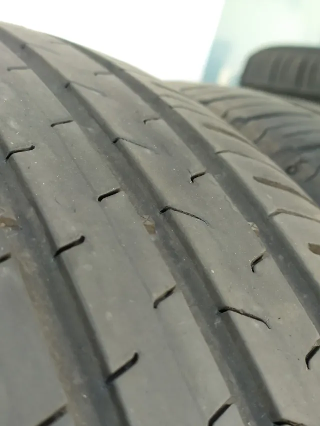 Neumáticos 245/40/R18