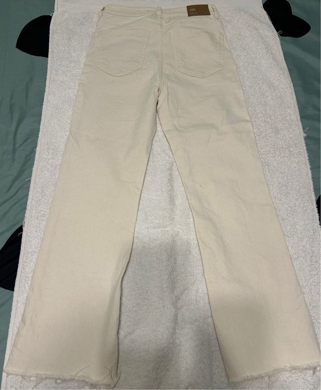 Pantalón Zara pata elefante beige