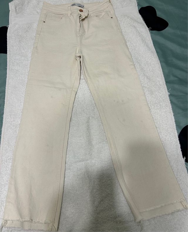 Pantalón Zara pata elefante beige