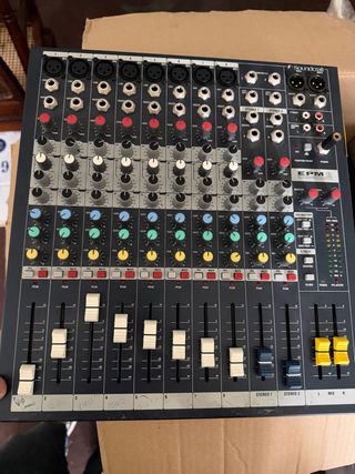 Mesa de mezclas Soundcraft EPM 8