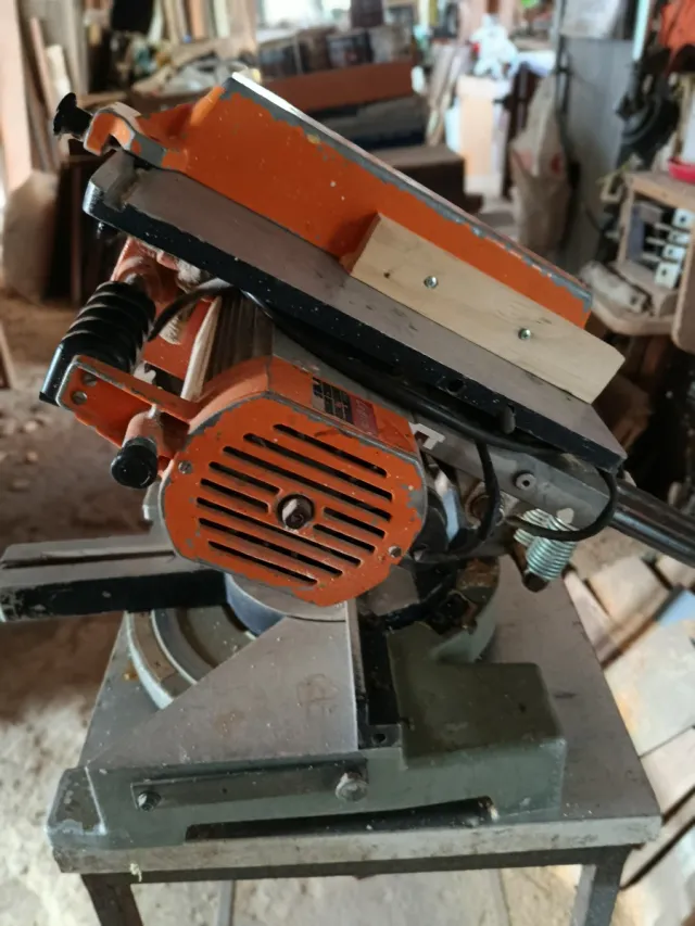 Sierra Ingletadora Profesional.  Legna.