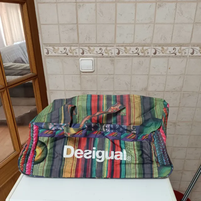 Maleta de viaje Desigual con ruedas