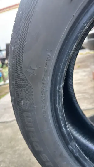 Neumáticos 205/60/17