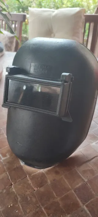 Casco de soldadura negro