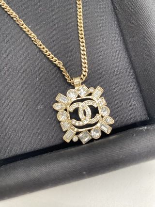 Collar Chanel Dorado