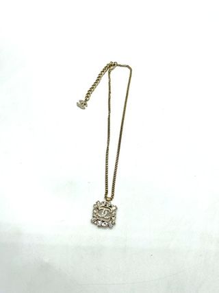 Collar Chanel Dorado