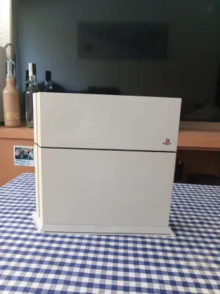 PS4 Blanca con mando - Regalo TV de 32"