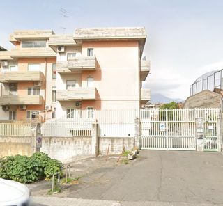 Garage condominio signorile doppio ingresso