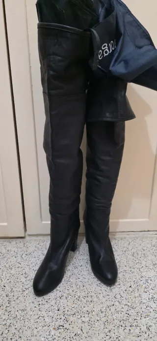 Botas altas Zarra negras usadas una vez