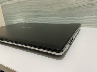 Portátil Asus Táctil Intel Core i7