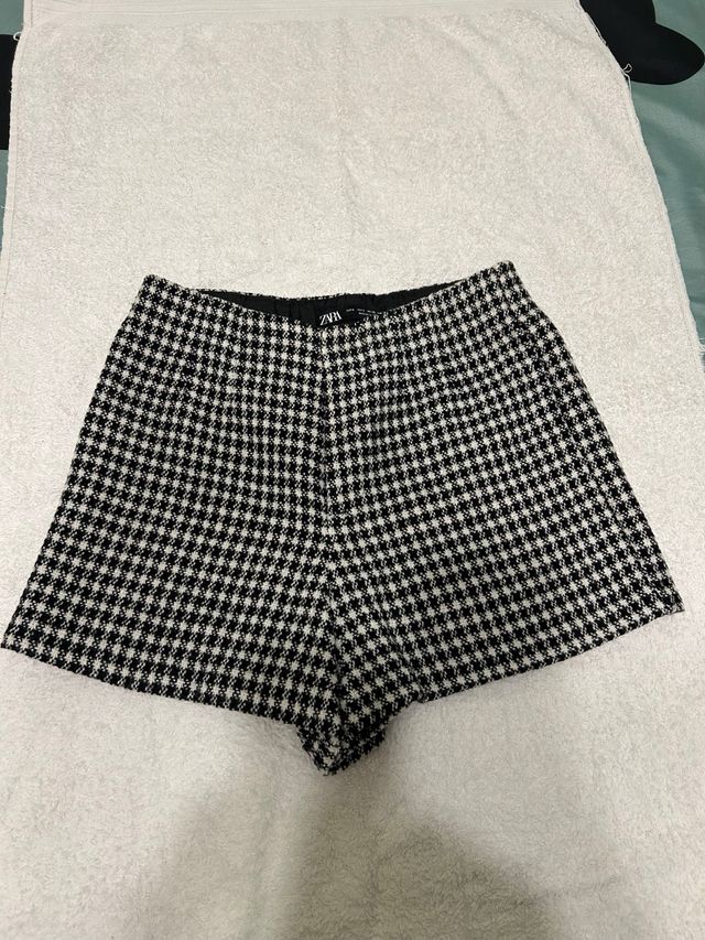 Pantalón corto cuadros Zara