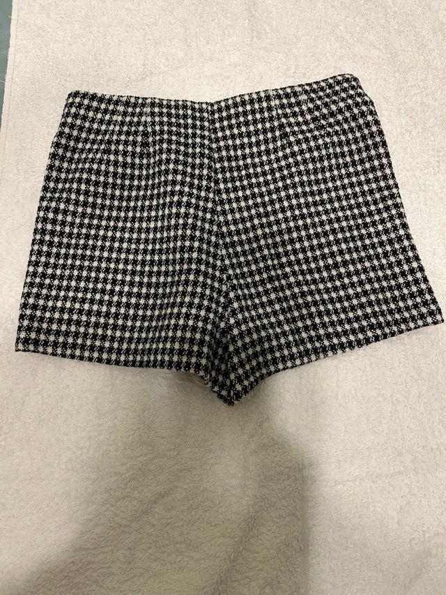 Pantalón corto cuadros Zara