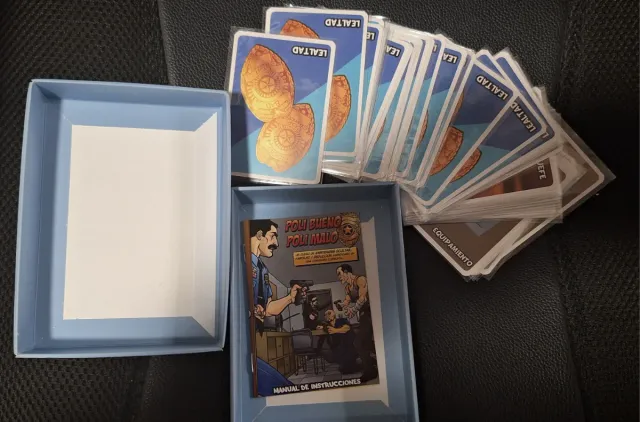 Poli bueno, poli malo.