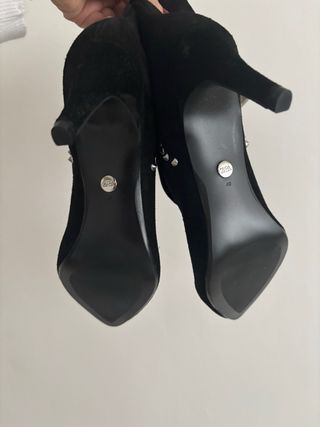 Botín Zara Piel/Ante Negro Tachuelas Talla 40