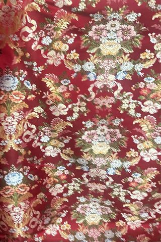 Tela fallera, corte completo para falda y corpiño.