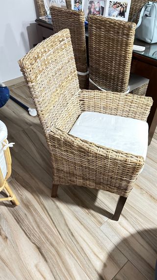 4 Sillas y 2 Sillones Mimbre con Cojín