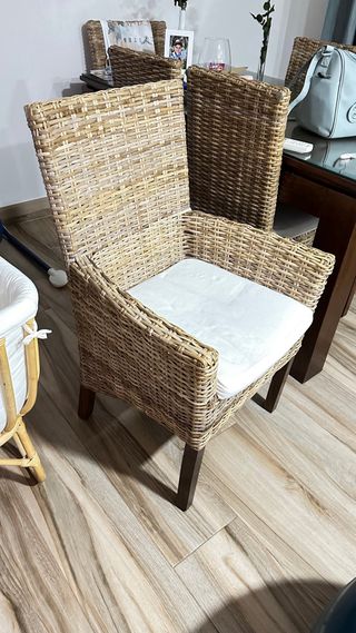 4 Sillas y 2 Sillones Mimbre con Cojín