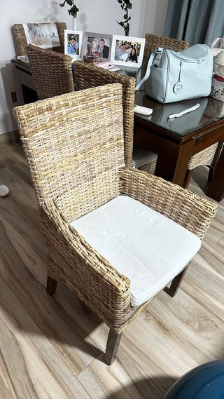 4 Sillas y 2 Sillones Mimbre con Cojín