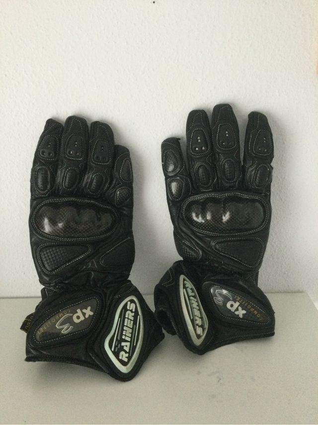 Guantes de moto Raijins negros y plateados