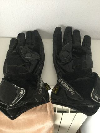 Guantes de moto Raijins negros y plateados