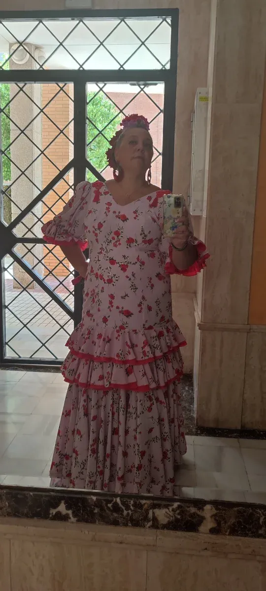Vestido Flamenca con Flores Rojas y morado