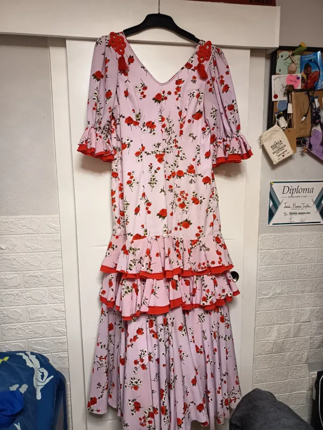 Vestido Flamenca con Flores Rojas y morado